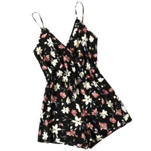 Super cute all over printplus size cami romper sz 3x